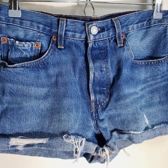 Levi Strauss & Co Original Riveted 501 Blue Denim Jean Cut off Shorts Size W26 - Picture 1 of 7